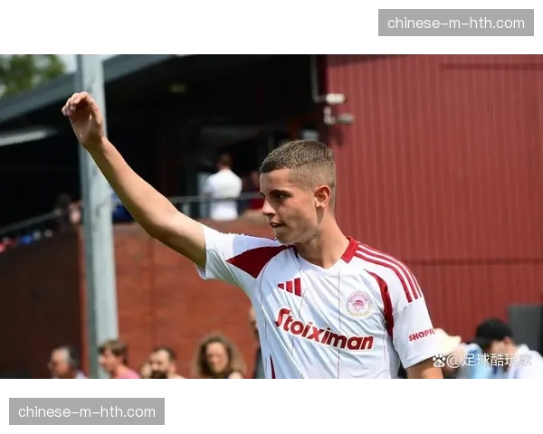 巴黎和英超球队考察奥林匹亚科斯19岁中场穆扎基蒂斯 巴黎和英超球队考察奥林匹亚科斯19岁中场穆扎基蒂斯